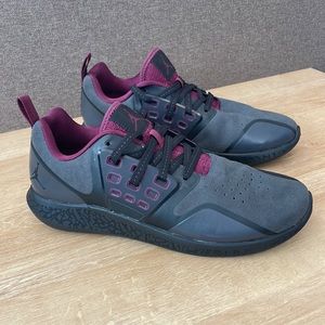 Nike Jordan Grind Size 10.5 Black and Burgundy
